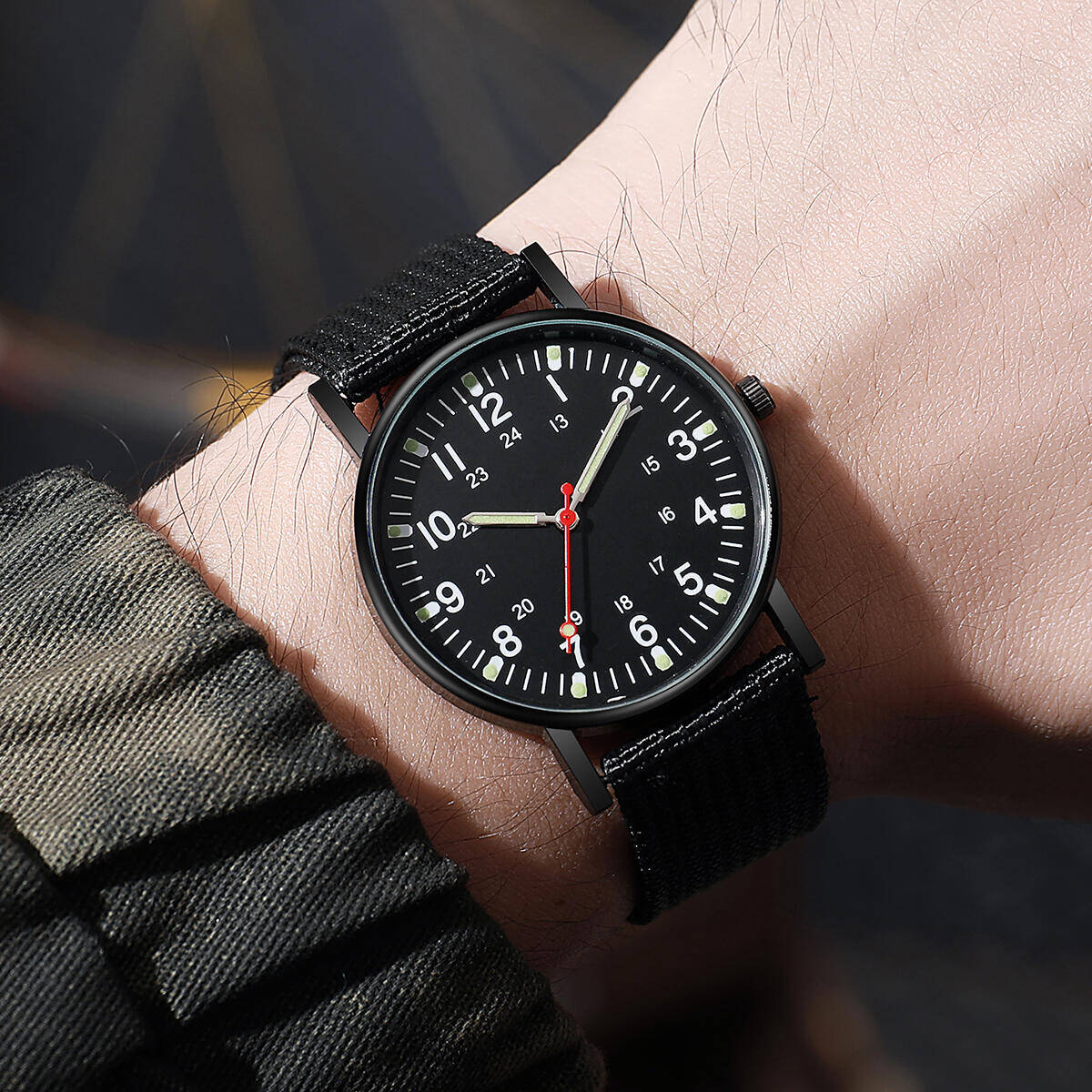 Mannen Horloges Casual Nylon B - Solar Powered Watch recensie en prijs